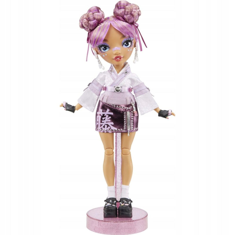 RAINBOW HIGH CORE FASHION LILA YAMAMOTO - widok 3 opakowania szczegoly zabawka kolekcja