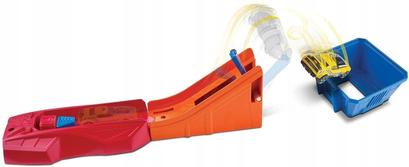 HOT WHEELS AUTO KASKADERSKI SKOK PRZEWRO - widok 4 opakowania szczegoly zabawka kolekcja