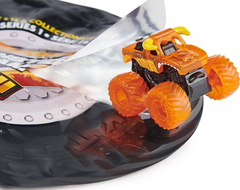 MONSTER JAM TRUCK 1:87 AUTO SASZETKA NIE - widok 3 opakowania szczegoly zabawka kolekcja