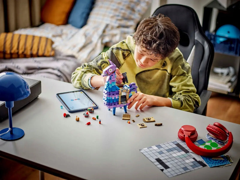 LEGO FORTNITE ORYGINALNY ZESTAW KLOCKÓW  - widok 2 LEGO opakowanie szczegoly collectible