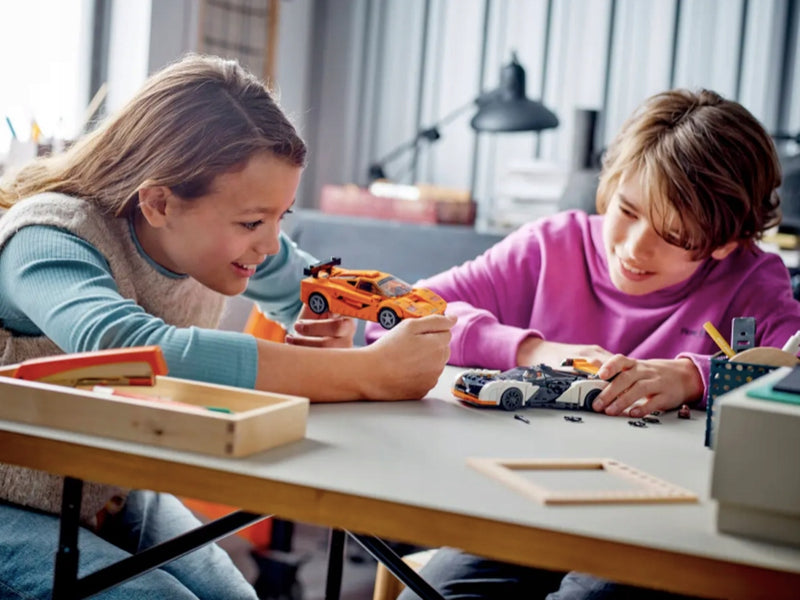 LEGO SPEED CHAMPIONS ZESTAW KLOCKÓW MCLA - widok 2 opakowania szczegoly zabawka kolekcja